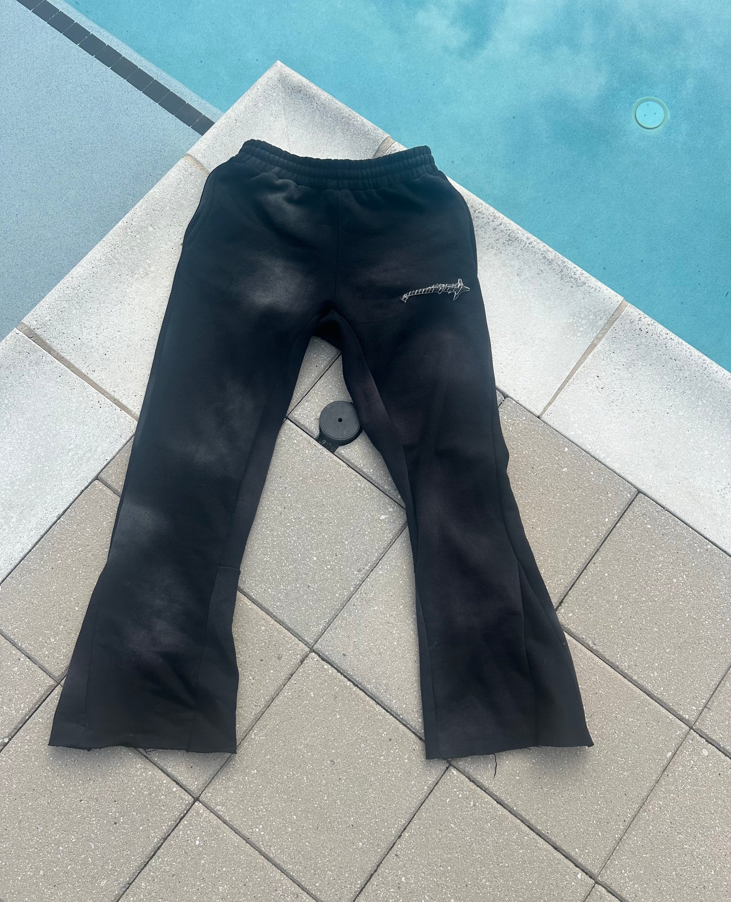 BLACK NRO FLARES
